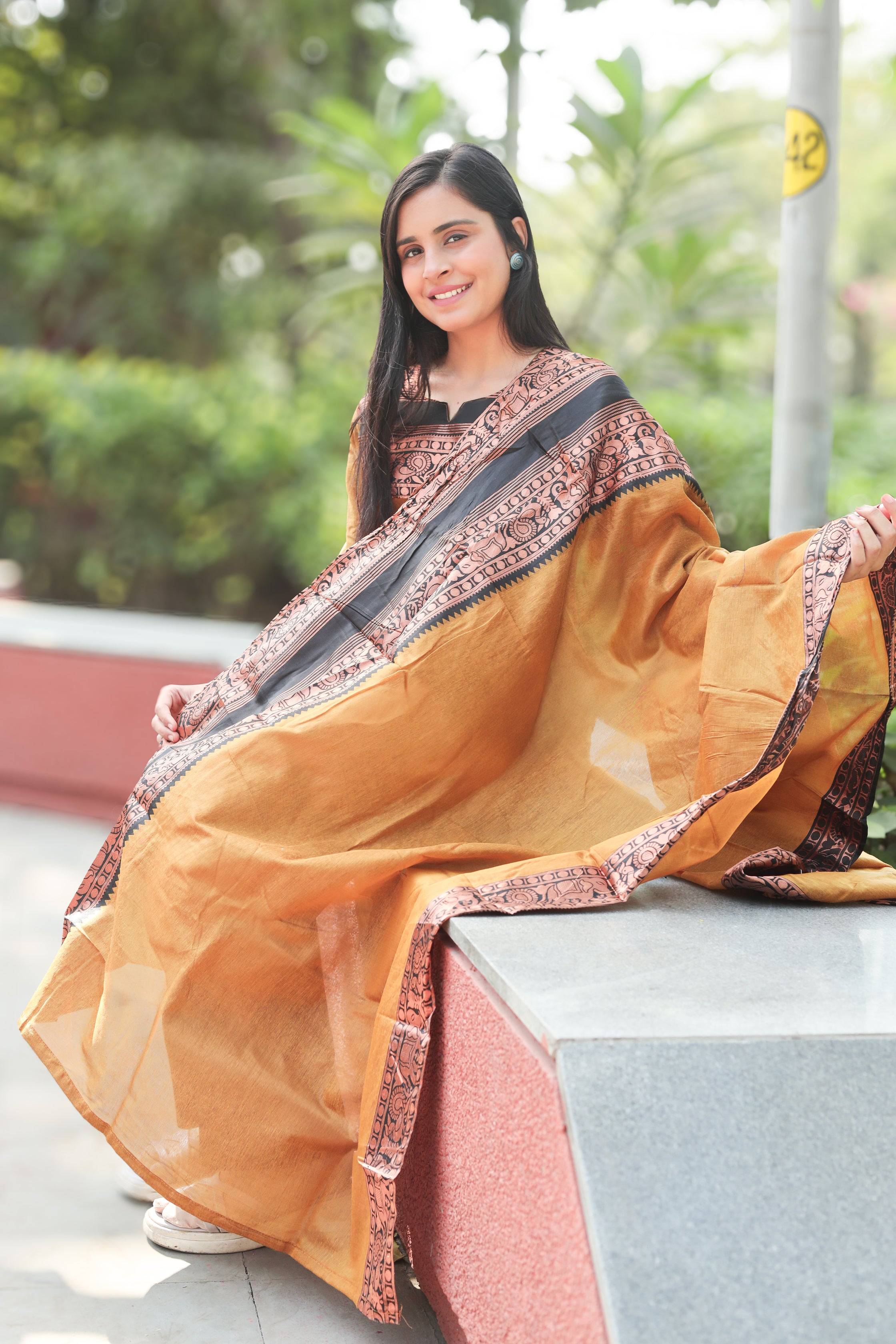 Kanchi Cotton kurti-Dupatta In Rust With Black Block Print Border